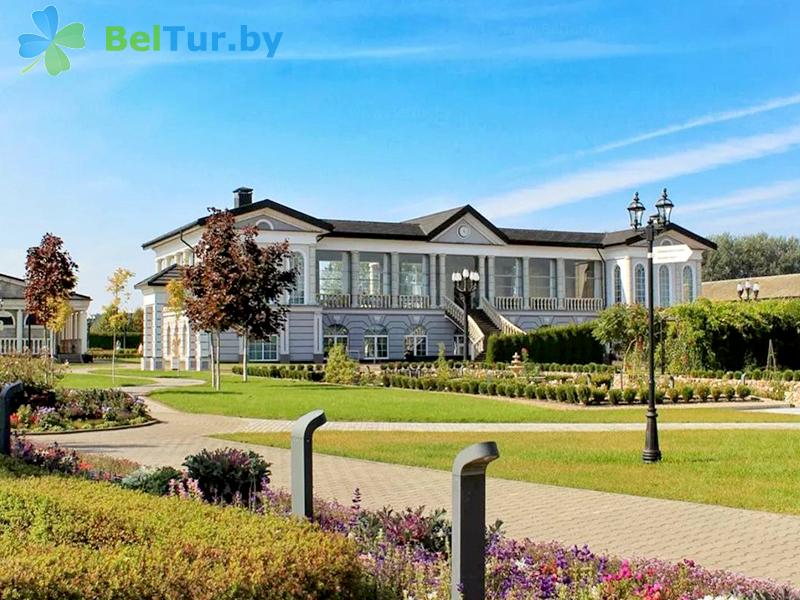 Rest in Belarus - hotel complex Versailles Park Hotel - Territory