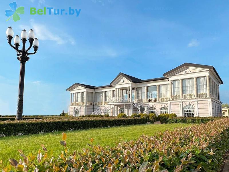 Rest in Belarus - hotel complex Versailles Park Hotel - Territory
