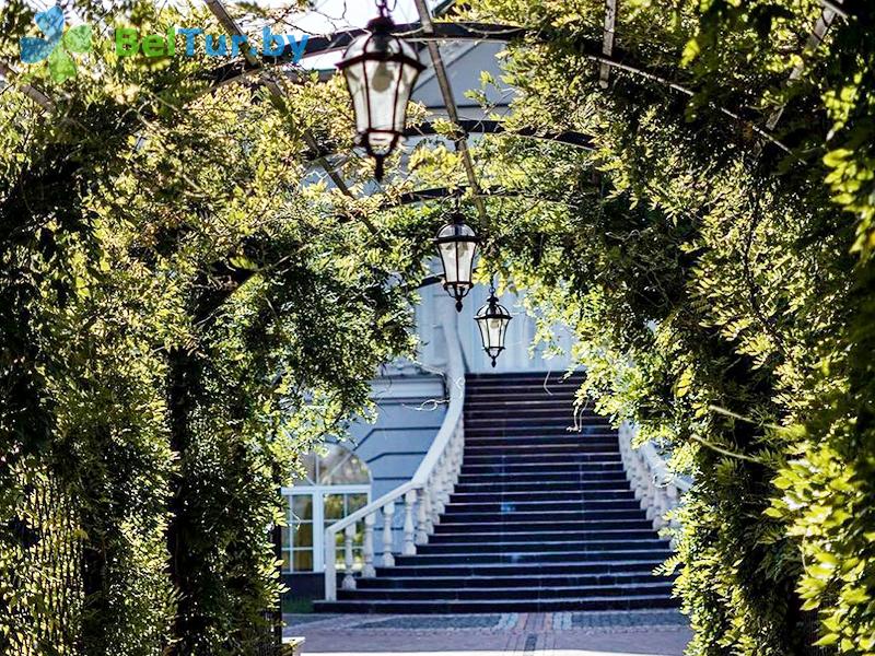 Rest in Belarus - hotel complex Versailles Park Hotel - Territory