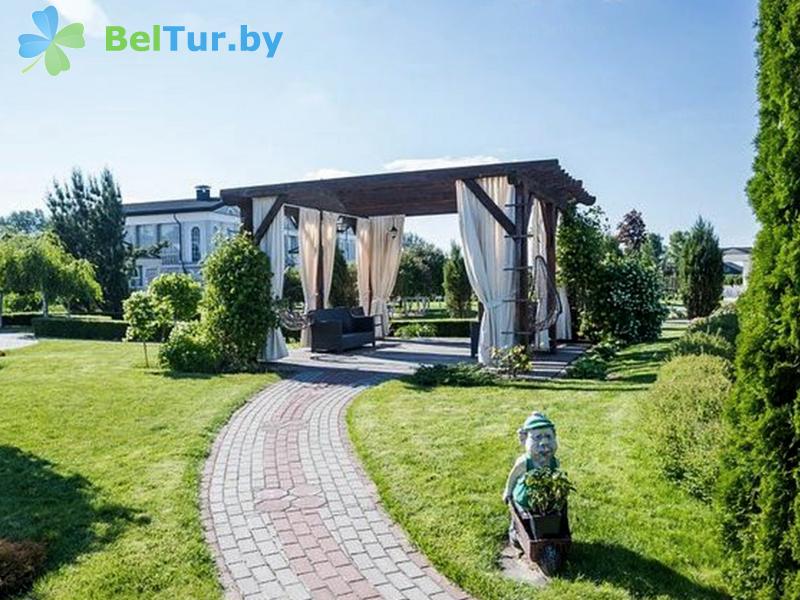 Rest in Belarus - hotel complex Versailles Park Hotel - Territory