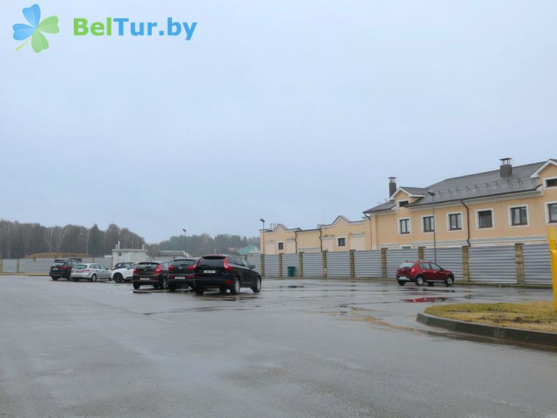 Rest in Belarus - hotel complex Robinson Club - Parking lot