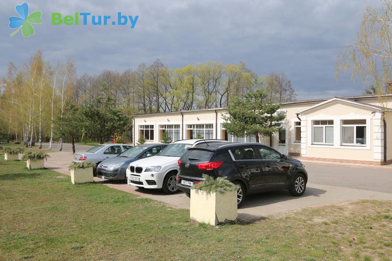 Rest in Belarus - hotel complex Vishnevyi sad - Parking lot