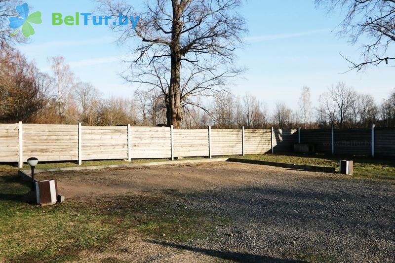 Rest in Belarus - hunter's house Shumilinskii - Parking lot