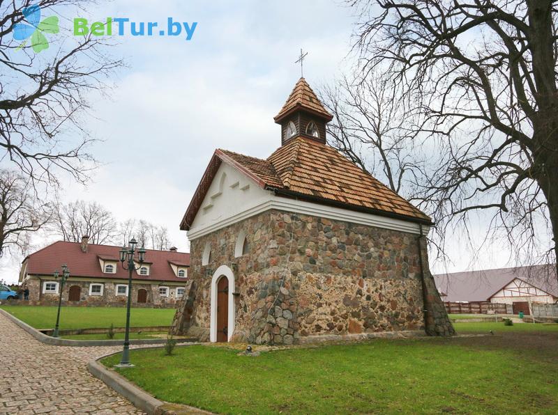 Rest in Belarus - farmstead Karolinsky folvarok Tyzengauza - chapel