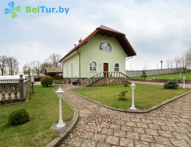 Rest in Belarus - farmstead Karolinsky folvarok Tyzengauza - house Zelenyi domik