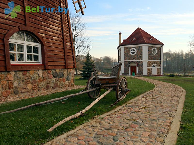 Rest in Belarus - farmstead Karolinsky folvarok Tyzengauza - Territory