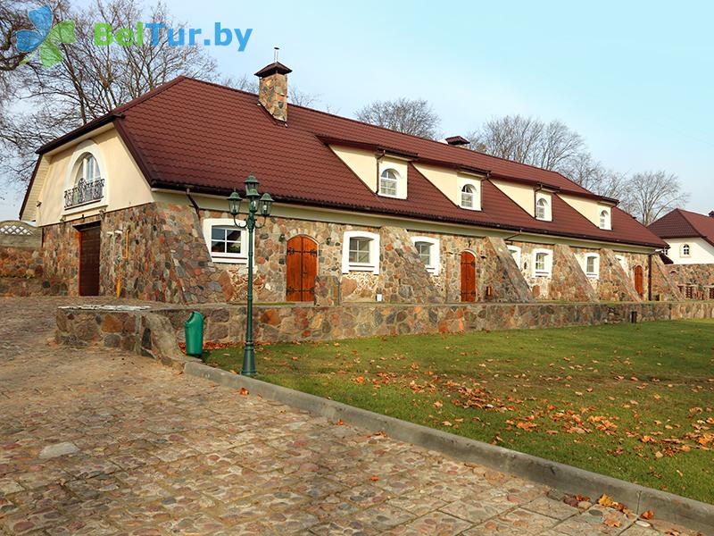 Rest in Belarus - farmstead Karolinsky folvarok Tyzengauza - house Duby