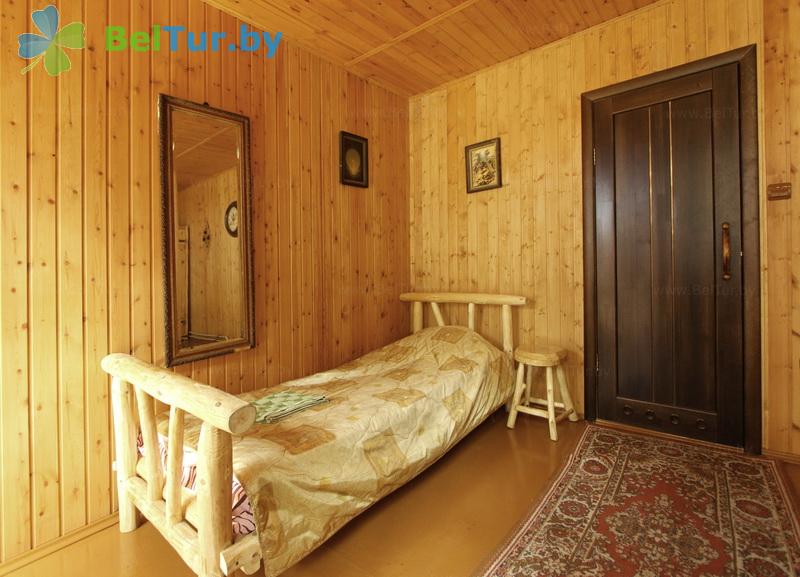 Отдых в Белоруссии Беларуси - база отдыха Комарово - трехместный однокомнатный/ Family Room (домик А) 