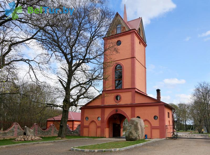 Rest in Belarus - farmstead Dukorsky maentak - gate museum