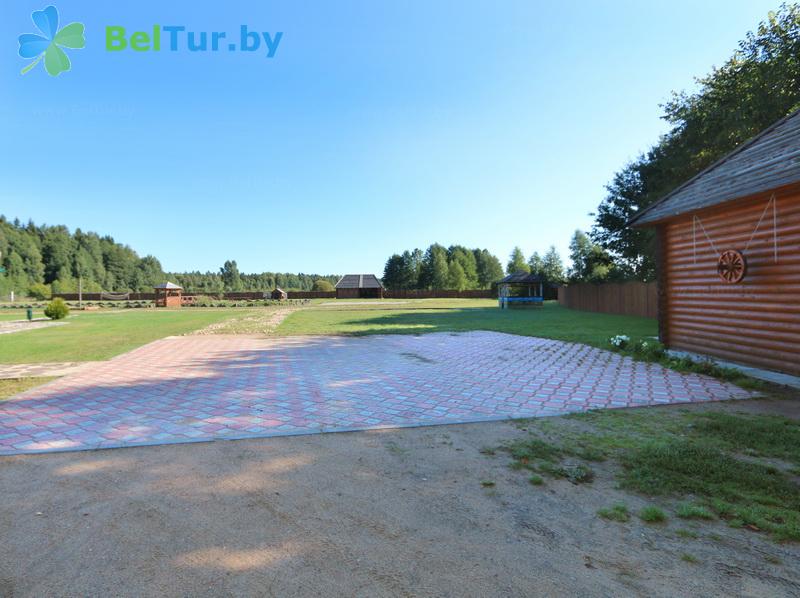 Rest in Belarus - hunter's house Nikolaevo - Parking lot