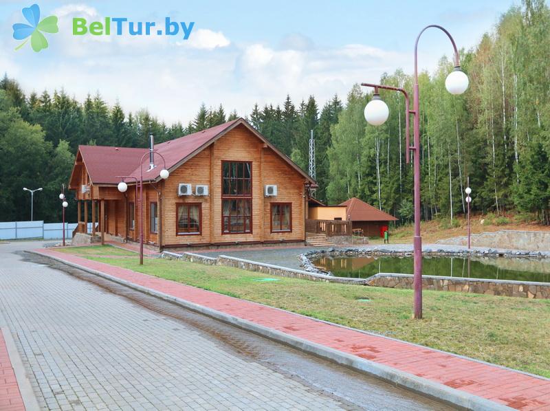 Отдых в Белоруссии Беларуси - туристический комплекс Сосновая - кафе Гостиный дом