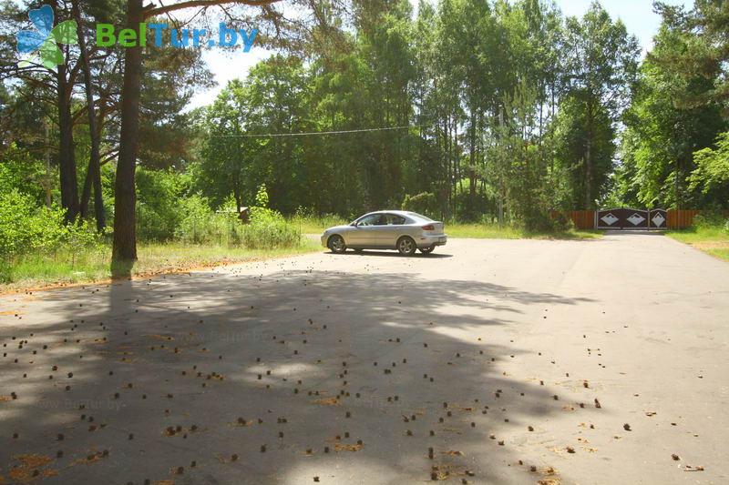 Rest in Belarus - guest house Naroch na Zelenoj - Parking lot