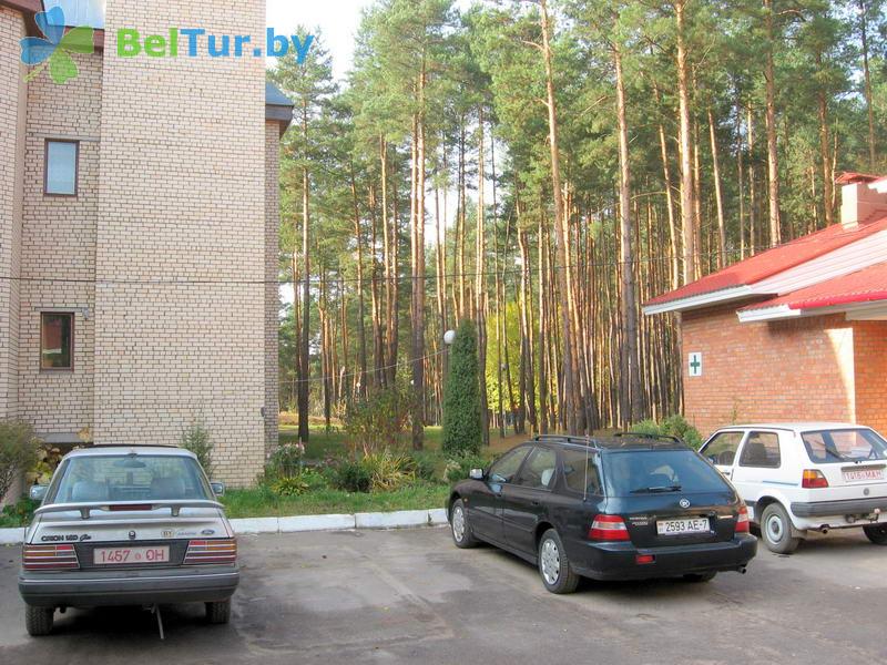 Rest in Belarus - health-improving complex Sputnik Jdanovichi - Parking lot
