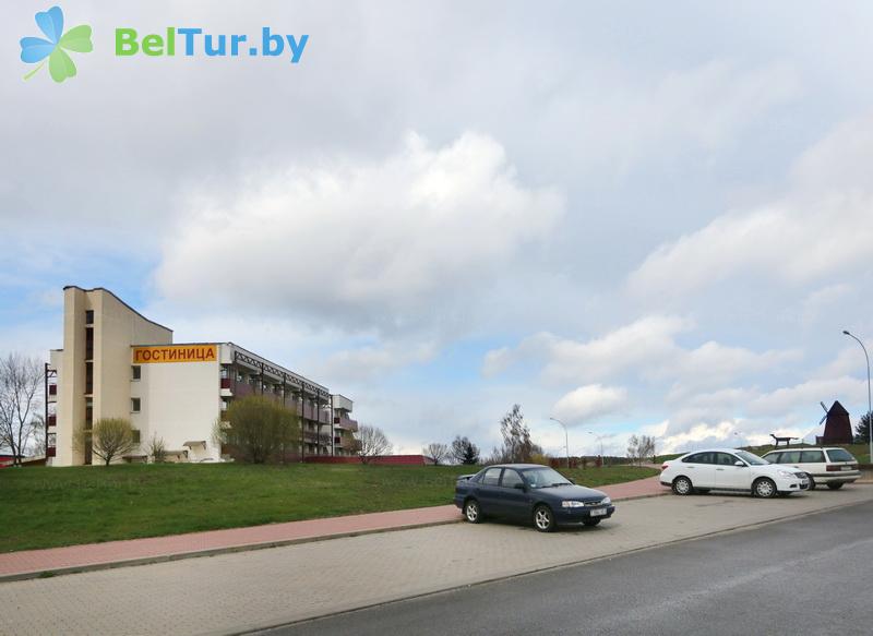 Rest in Belarus - hotel complex Ratomka - Parking lot