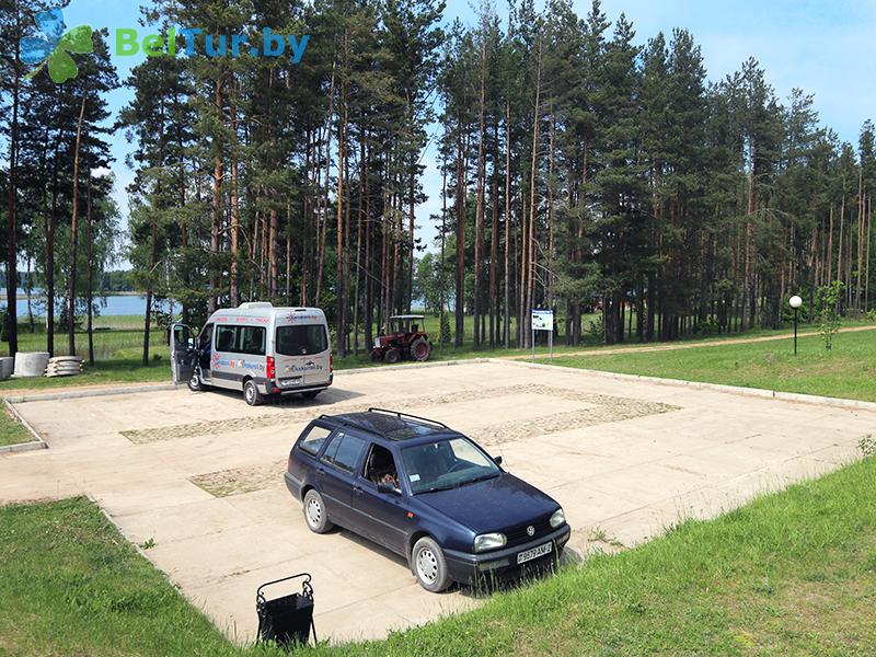 Отдых в Белоруссии Беларуси - база отдыха Леошки - Автостоянка