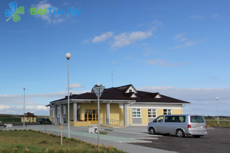 Rest in Belarus - hunter's house Vygonovsky - administration building