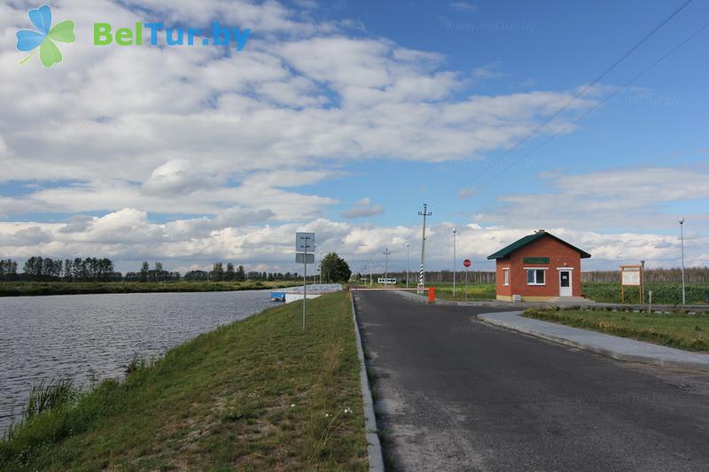 Rest in Belarus - hunter's house Vygonovsky - administration building