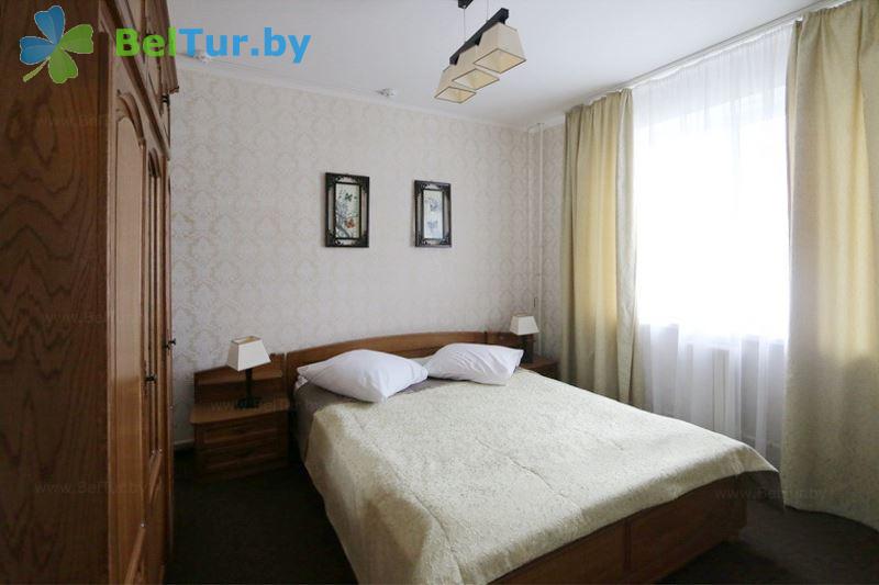 Отдых в Белоруссии Беларуси - гостиница Маёнтак - четырехместный трехкомнатный апартамент (гостиница) 
