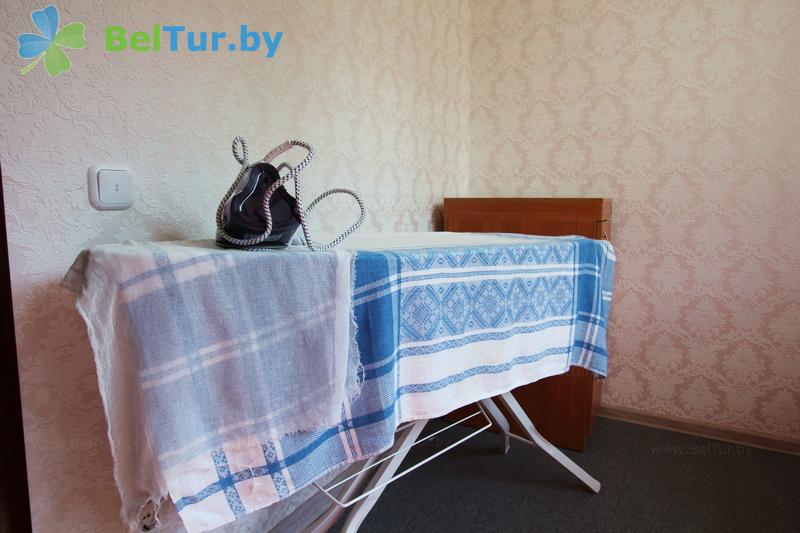 Отдых в Белоруссии Беларуси - гостиничный комплекс Сергуч - Гладильная комната