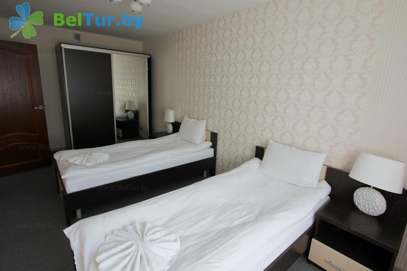 Отдых в Белоруссии Беларуси - гостиничный комплекс Сергуч - четырехместный трехкомнатный семейный номер (гостиница) 