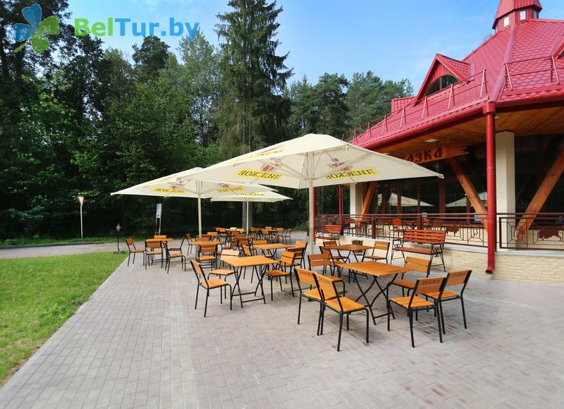 Rest in Belarus - hotel complex Kamenyuki - cafe Lesnaya skazka