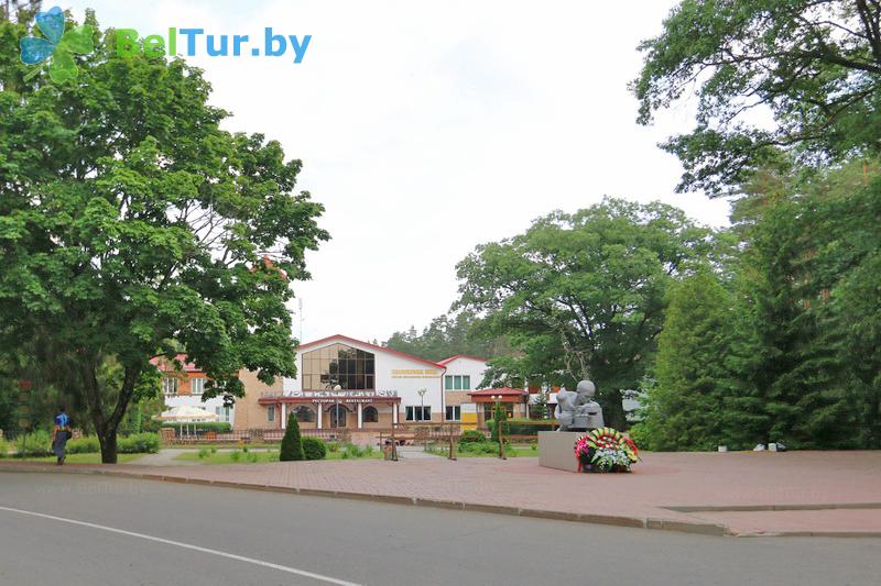Rest in Belarus - park hotel Belovezhskaya Pushcha - Territory