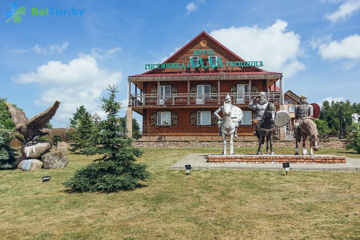 Rest in Belarus - tourist complex Nikolaevskie prudy - building 1 Lada
