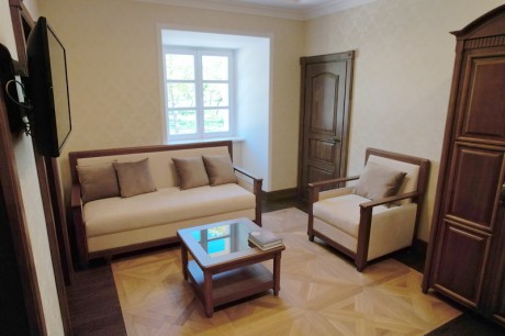 3-местный 3-комнатный Suite, правый флигель