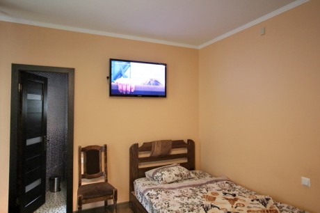 1-room triple, guest house