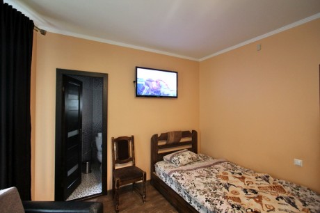1-room triple, guest house