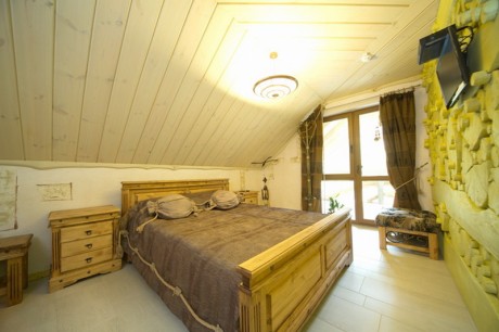 For 9 people, guest house