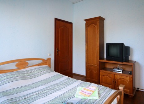 For 8 people, guest house